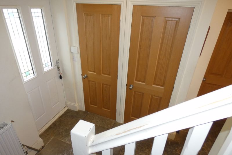 Entrance Hallway- click for photo gallery